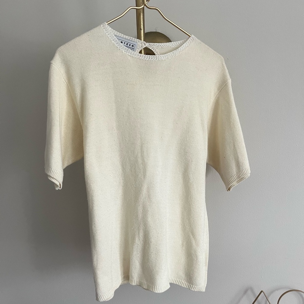 Jantzen embroidered by hand Cream Knit minimalist casual Classic Top (not size )